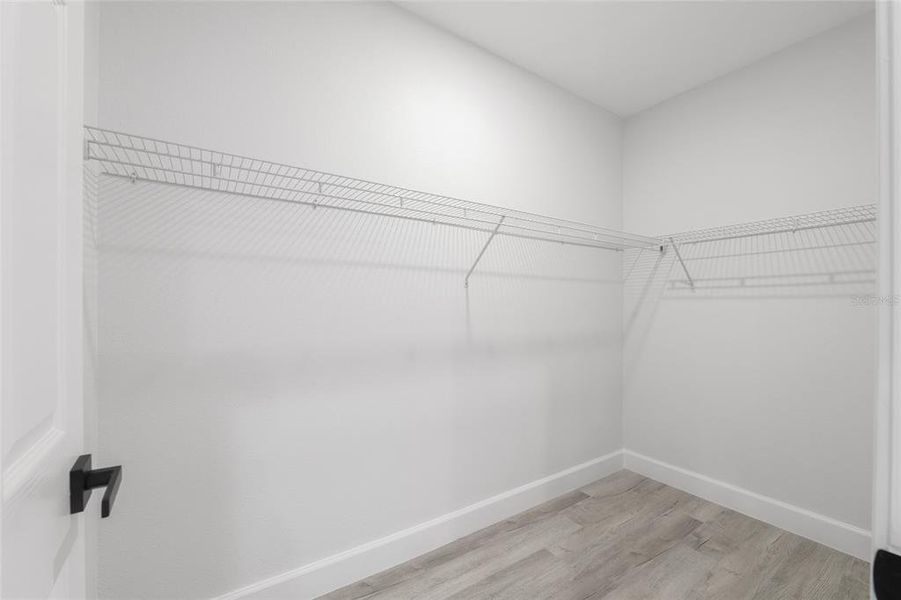 Spacious, unfurnished interior of a new home in , Ocala (Image 25).