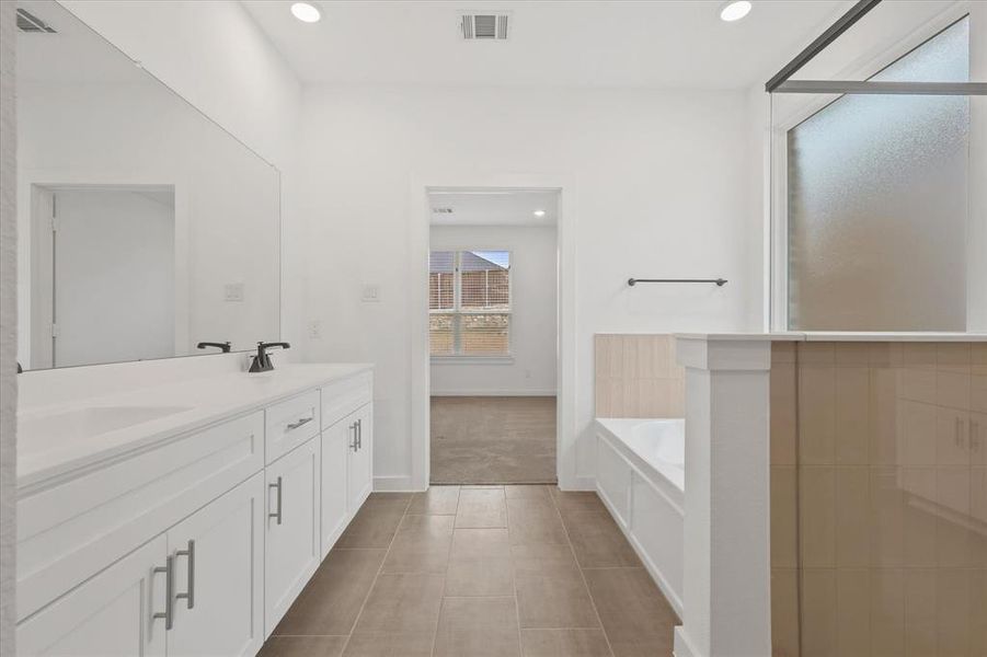 Furnished interior view inside a new home in Talon Hills, Saginaw (Image 9).
