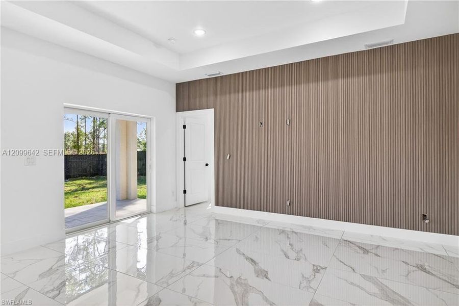 Spacious, unfurnished interior of a new home in , Lehigh Acres (Image 39).