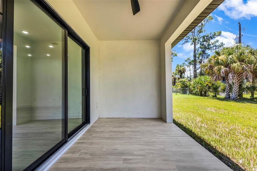 Exterior details and patio area of a home in , Port Charlotte (Image 29).