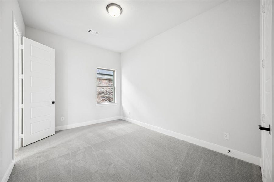 Spacious, unfurnished interior of a new home in Monterra - Classics, Fate (Image 18).