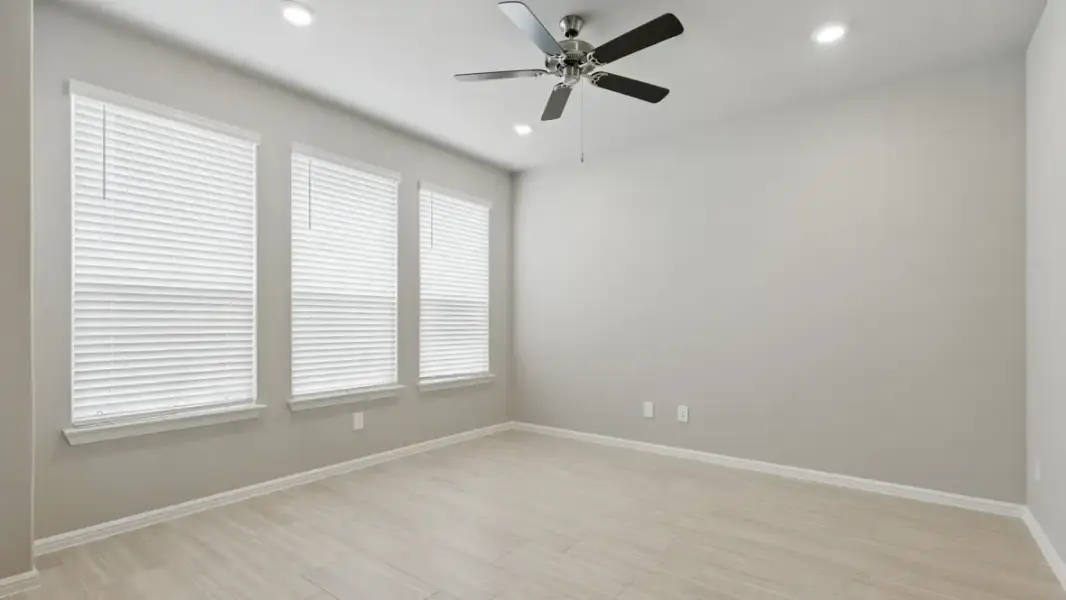 Spacious, unfurnished interior of a new home in Orchard Village, Fort Worth (Image 20).