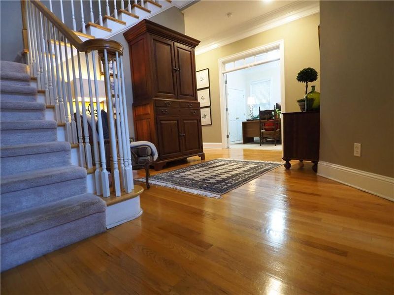 Spacious, unfurnished interior of a new home in , Brookhaven (Image 25).