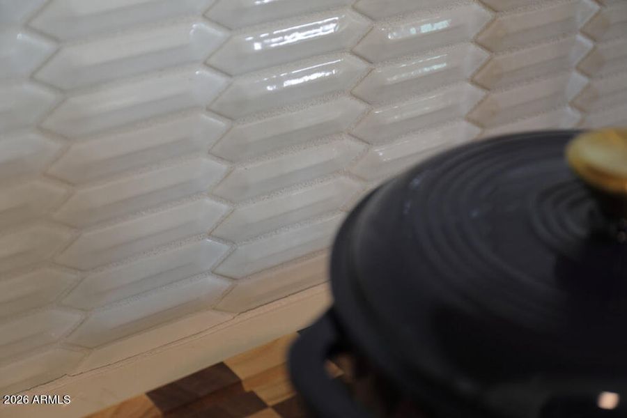 PHX_PWR45_Tobiano_HARMONY_BacksplashDeta