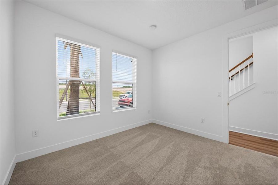 Spacious, unfurnished interior of a new home in , Winter Garden (Image 18).