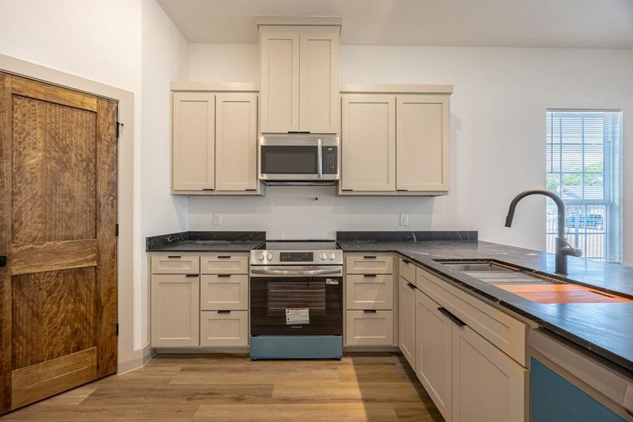 Furnished interior view inside a new home in , Fort Worth (Image 7). Furnished interior view inside a new home in , Fort Worth (Image 7).