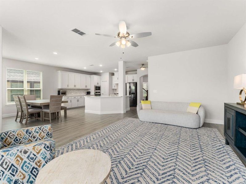 Image 36 of a home in Emerald Vista. Image 36 of a home in Emerald Vista.