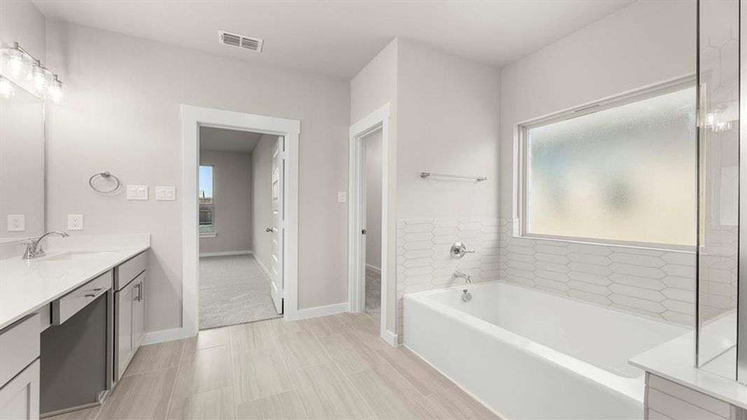 15. 737 Grand Dale - Bath (3)