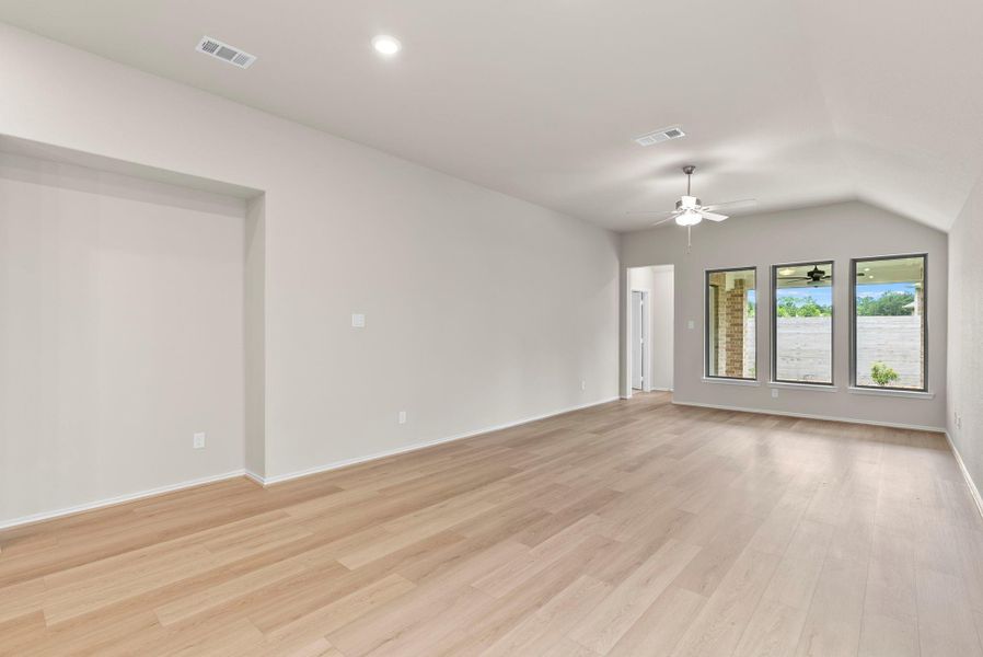 Spacious, unfurnished interior of a new home in Two Step Farm, Montgomery (Image 20). Spacious, unfurnished interior of a new home in Two Step Farm, Montgomery (Image 20).