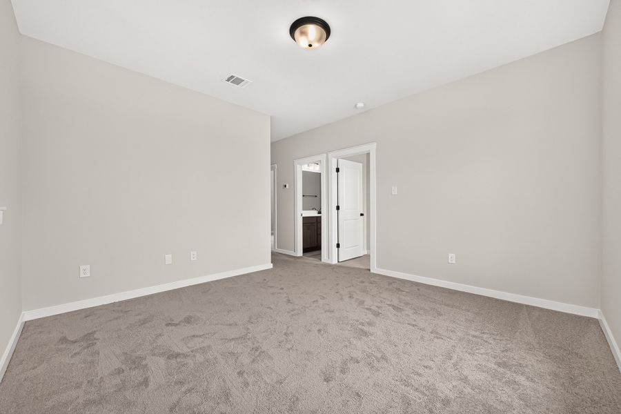 Spacious, unfurnished interior of a new home in Aldeana, Bonney (Image 44).