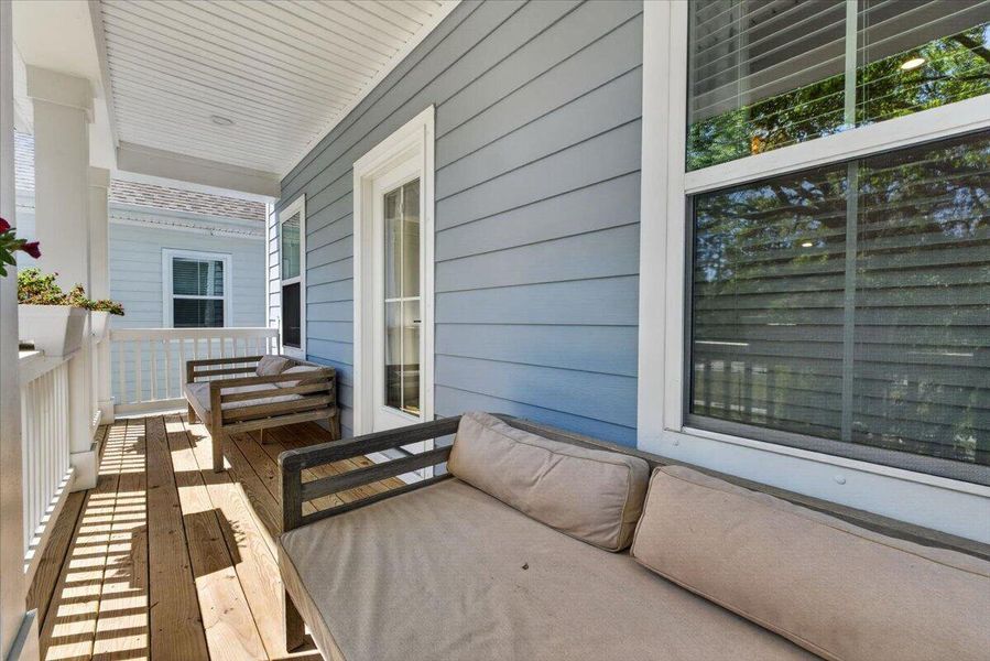 Exterior details and patio area of a home in Oak Bluff, Charleston (Image 33).