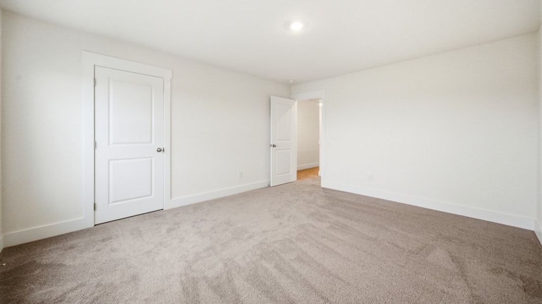 Spacious, unfurnished interior of a new home in Keebler Meadows, Johnson City (Image 26).