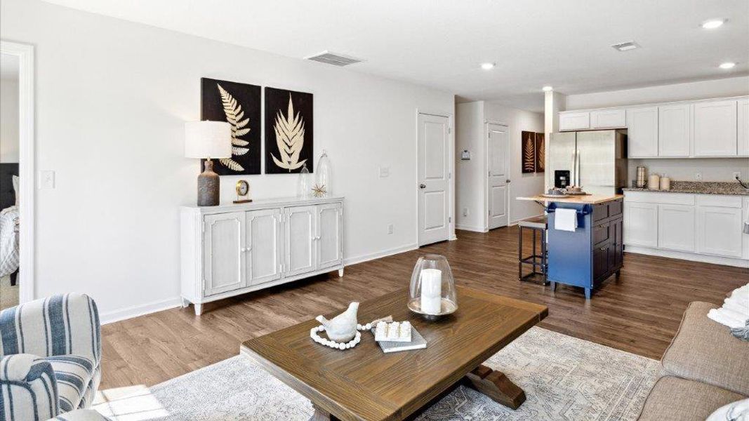 Representative furnished interior of a home built from the Sullivan by D.R. Horton in Crescent Ridge, Niota (Image 14).