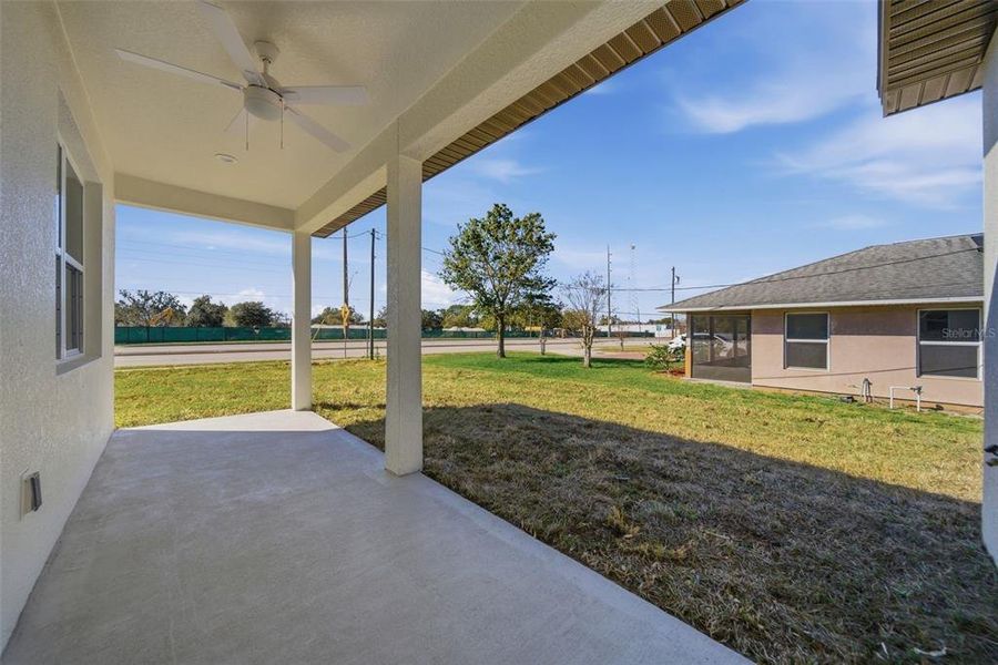 Exterior details and patio area of a home in , Altamonte Springs (Image 3).