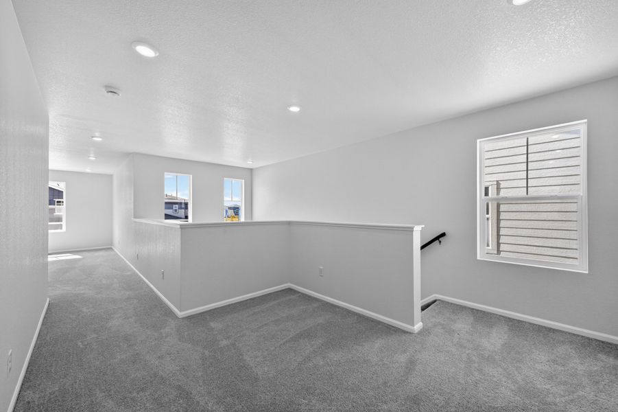 Spacious, unfurnished interior of a new home in Lake Bluff, Greeley (Image 13).