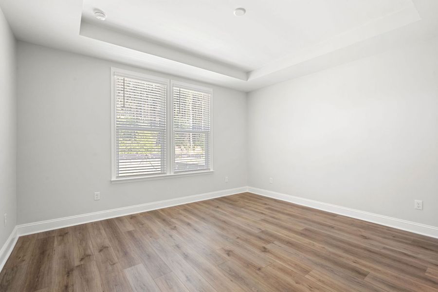 Spacious, unfurnished interior of a new home in Del Webb Savannah at Heartwood, Richmond Hill (Image 15).