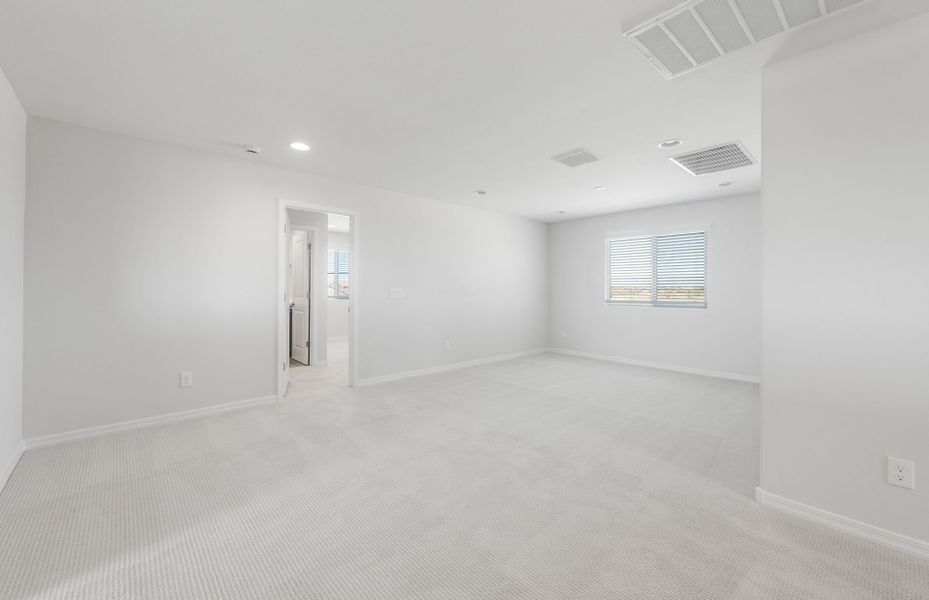 Spacious, unfurnished interior of a new home in El Rancho Santa Rosa, Maricopa (Image 19).