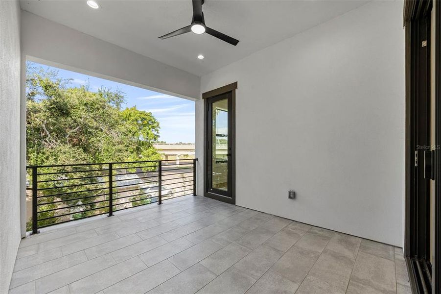 Spacious, unfurnished interior of a new home in , Tampa (Image 62).