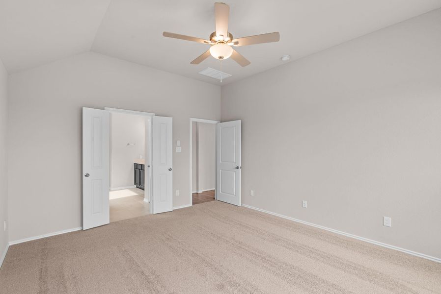 Spacious, unfurnished interior of a new home in Escondido, Magnolia (Image 20).