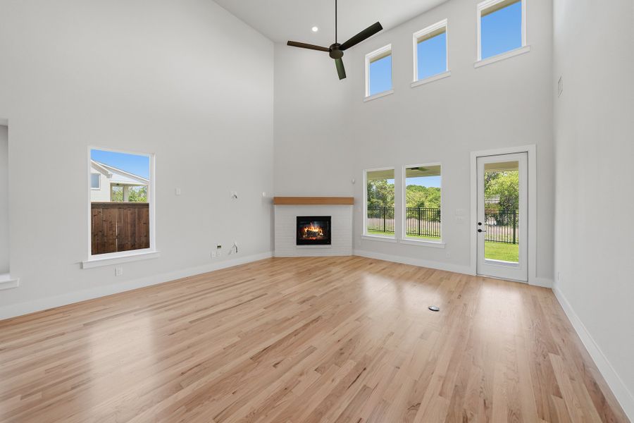 Spacious, unfurnished interior of a new home in Aster Park, McKinney (Image 20).