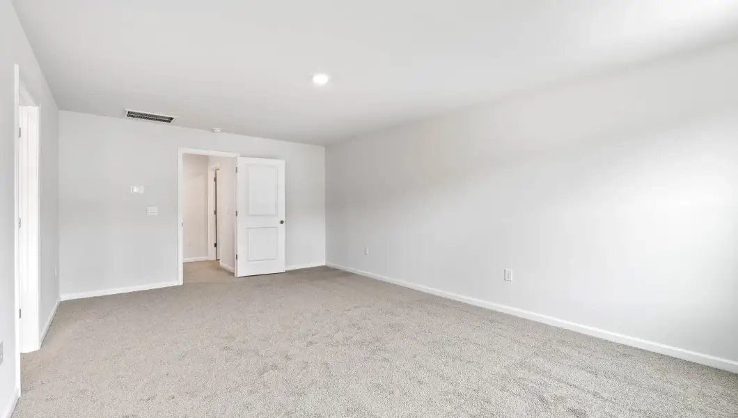 Spacious, unfurnished interior of a new home in Rydele Heights - Express, Asheville (Image 27).