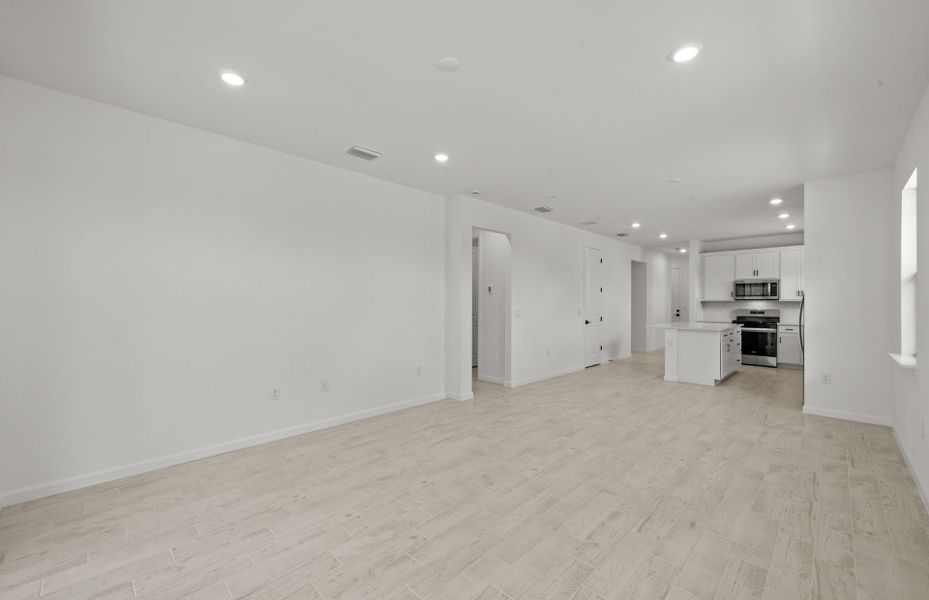 Spacious, unfurnished interior of a new home in Terreno, Naples (Image 22). Spacious, unfurnished interior of a new home in Terreno, Naples (Image 22).