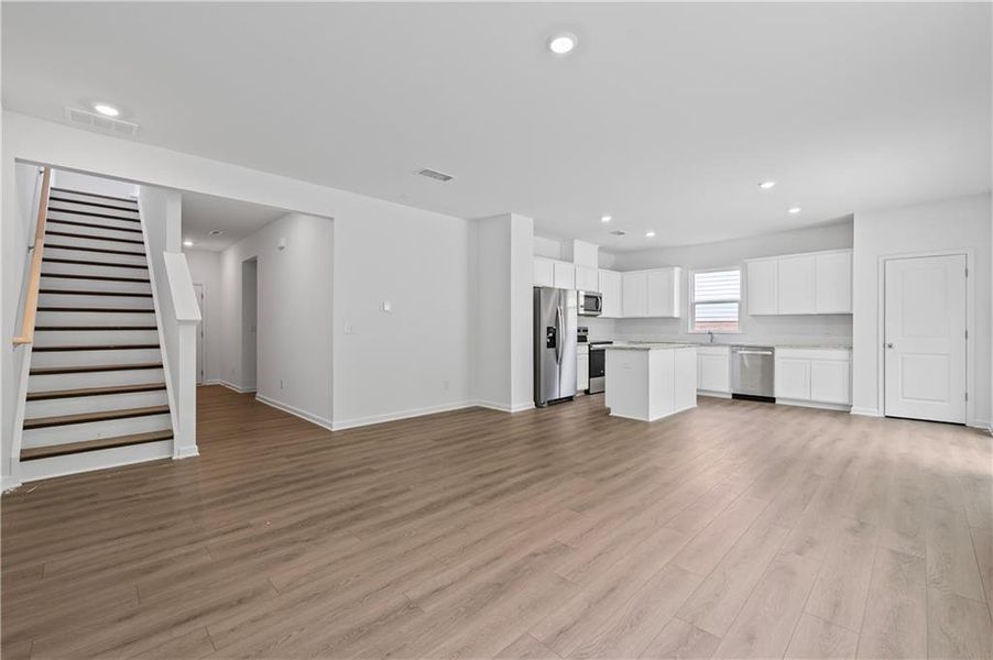 Spacious, unfurnished interior of a new home in Avery Ridge, Gainesville (Image 8).