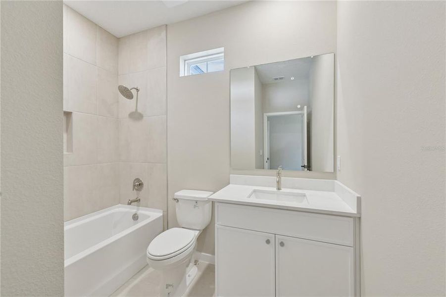 Furnished interior view inside a new home in , Dunnellon (Image 9).