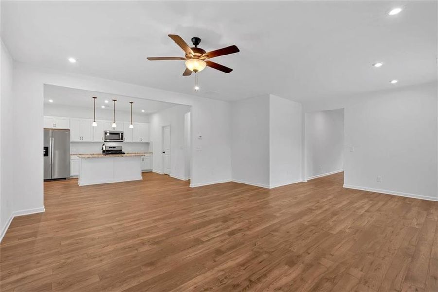 Spacious, unfurnished interior of a new home in Meadow Pines, Dallas (Image 39).