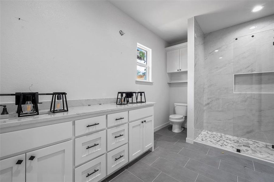Furnished interior view inside a new home in , Waco (Image 11).