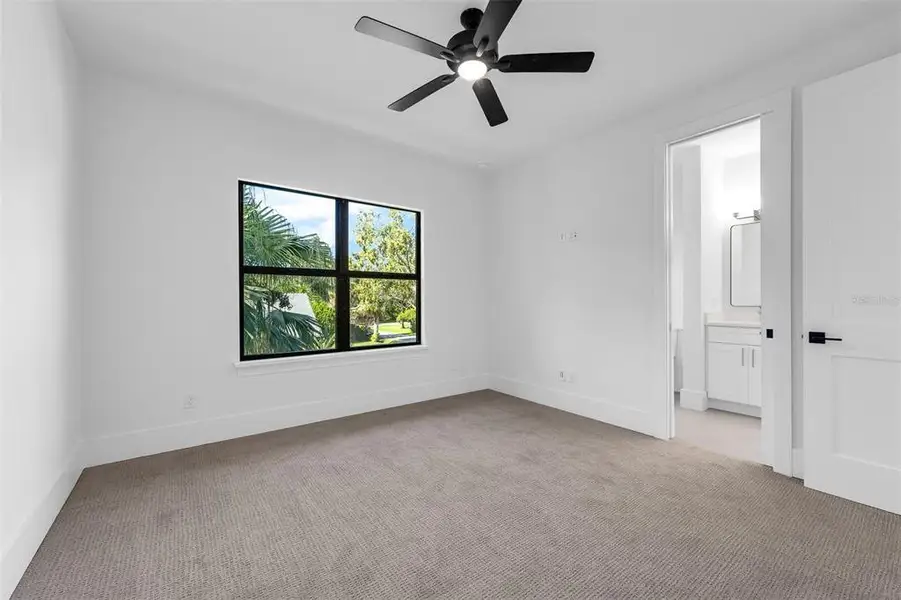 Spacious, unfurnished interior of a new home in , Orlando (Image 23).