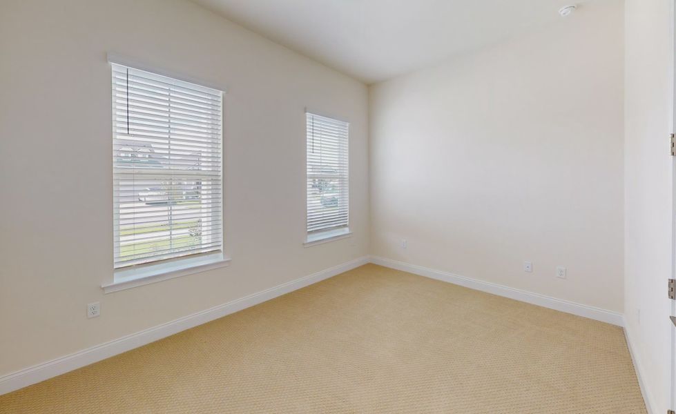 Spacious, unfurnished interior of a new home in Oakmont, Gainesville (Image 20).