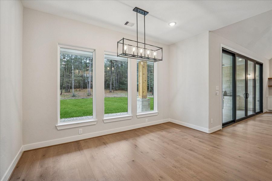 Spacious, unfurnished interior of a new home in , Huntsville (Image 38).