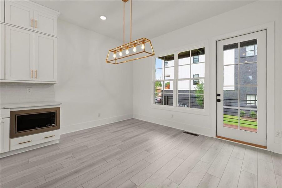 Furnished interior view inside a new home in , Alpharetta (Image 7).