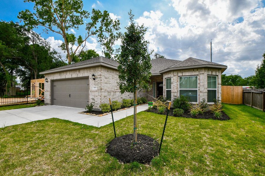 Front exterior of a new home in , Houston, TX, highlighting curb appeal (Image 21). Front exterior of a new home in , Houston, TX, highlighting curb appeal (Image 21).