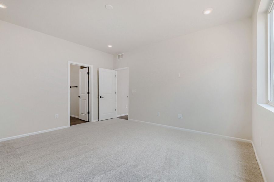 Spacious, unfurnished interior of a new home in Brighton Crossings, Brighton (Image 9).