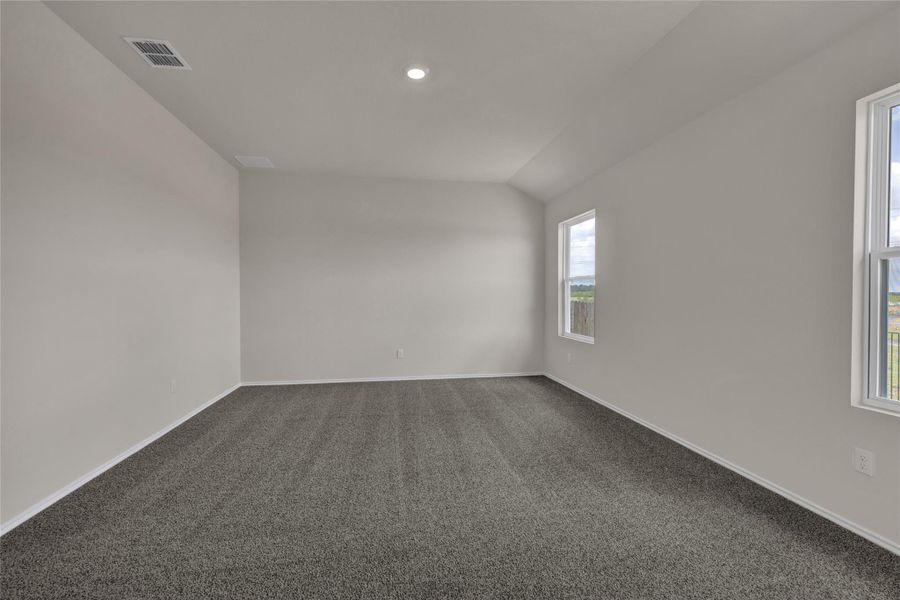 Spacious, unfurnished interior of a new home in Bollinger, Maxwell (Image 32).