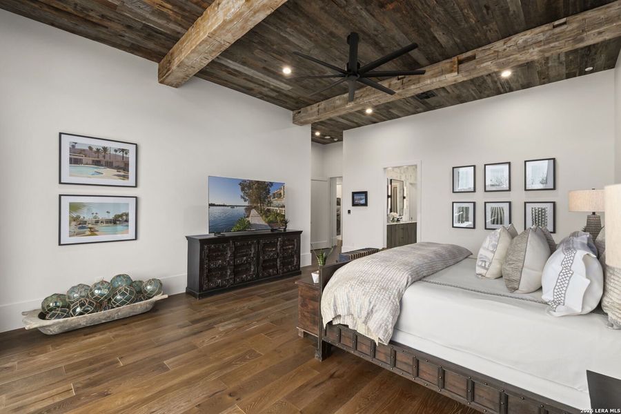 Furnished interior view inside a new home in , Boerne (Image 50).