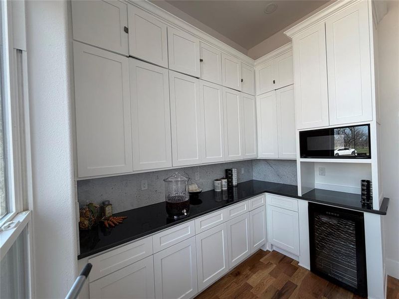 Furnished interior view inside a new home in , Granbury (Image 5). Furnished interior view inside a new home in , Granbury (Image 5).