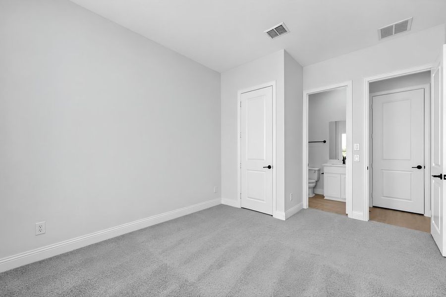 Spacious, unfurnished interior of a new home in The Ridge at Northlake, Northlake (Image 25).