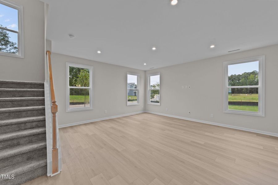 Picture for reference only.