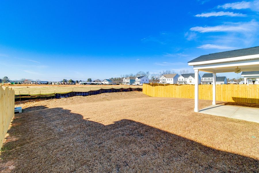 Exterior details and patio area of a home in Winston Point, Gilbert (Image 4).