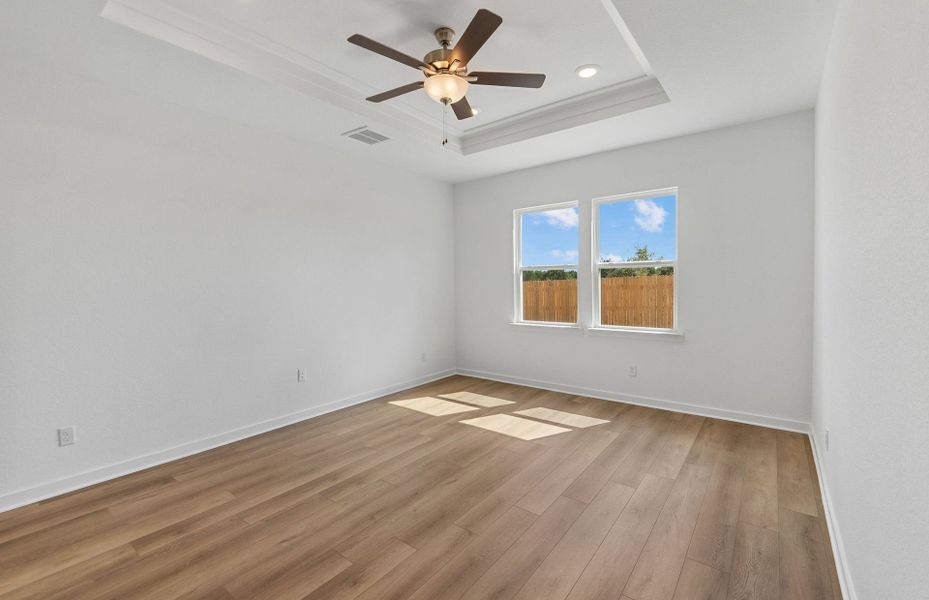 Spacious, unfurnished interior of a new home in County View, Temple (Image 15).