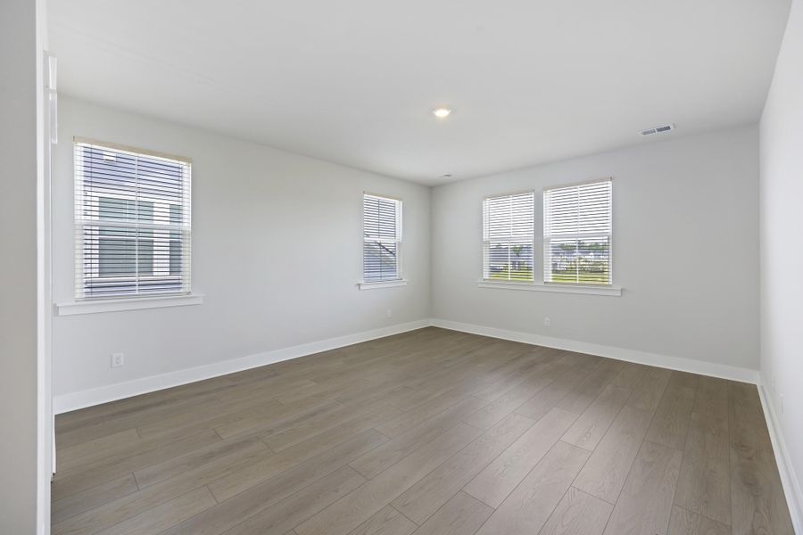 Spacious, unfurnished interior of a new home in , Summerville (Image 32).