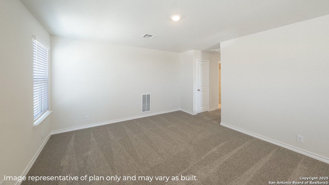 Spacious, unfurnished interior of a new home in Brookstone Creek, San Antonio (Image 21).