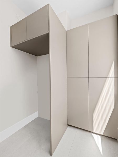 Spacious, unfurnished interior of a new home in , Fort Lauderdale (Image 33). Spacious, unfurnished interior of a new home in , Fort Lauderdale (Image 33).