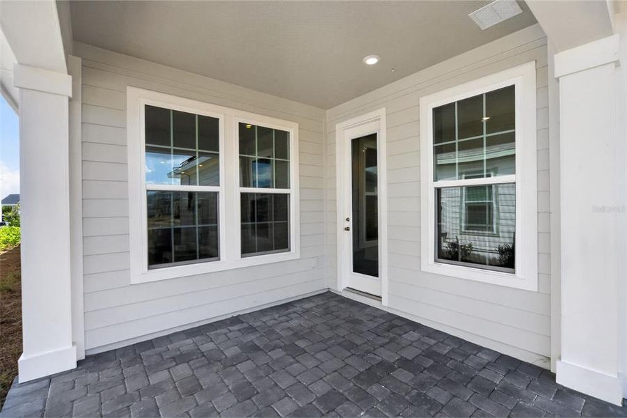 Exterior details and patio area of a home in Weslyn Park, St. Cloud (Image 24).