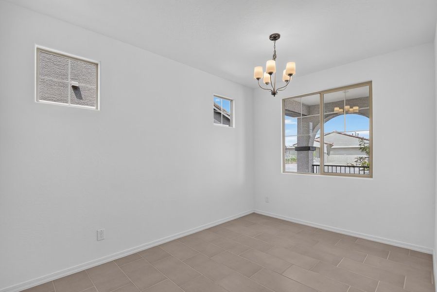 Spacious, unfurnished interior of a new home in Stonehaven, Glendale (Image 19).