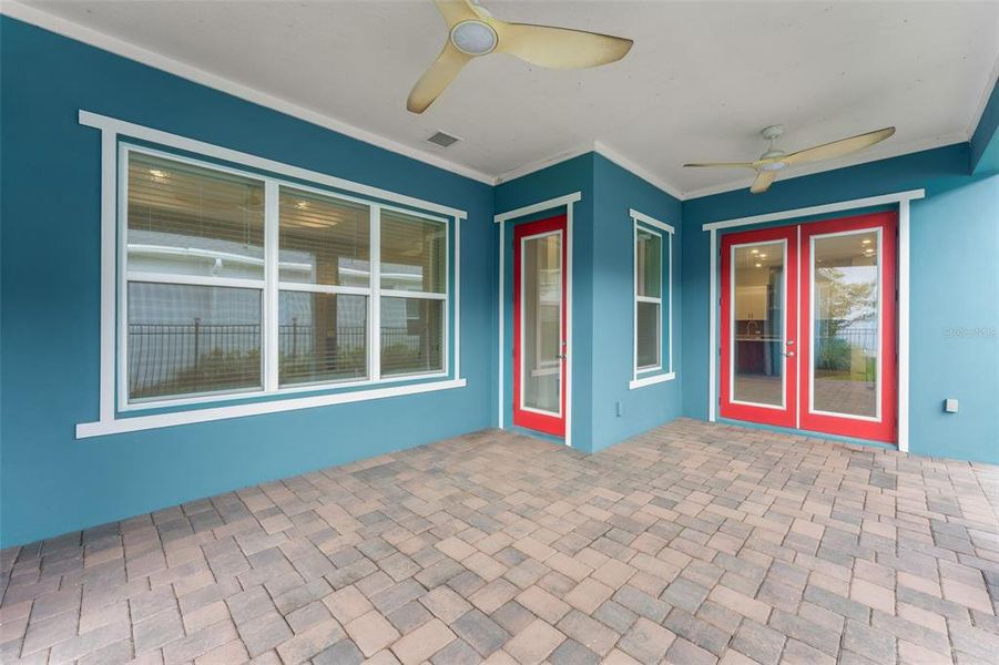 Exterior details and patio area of a home in , Orlando (Image 4).