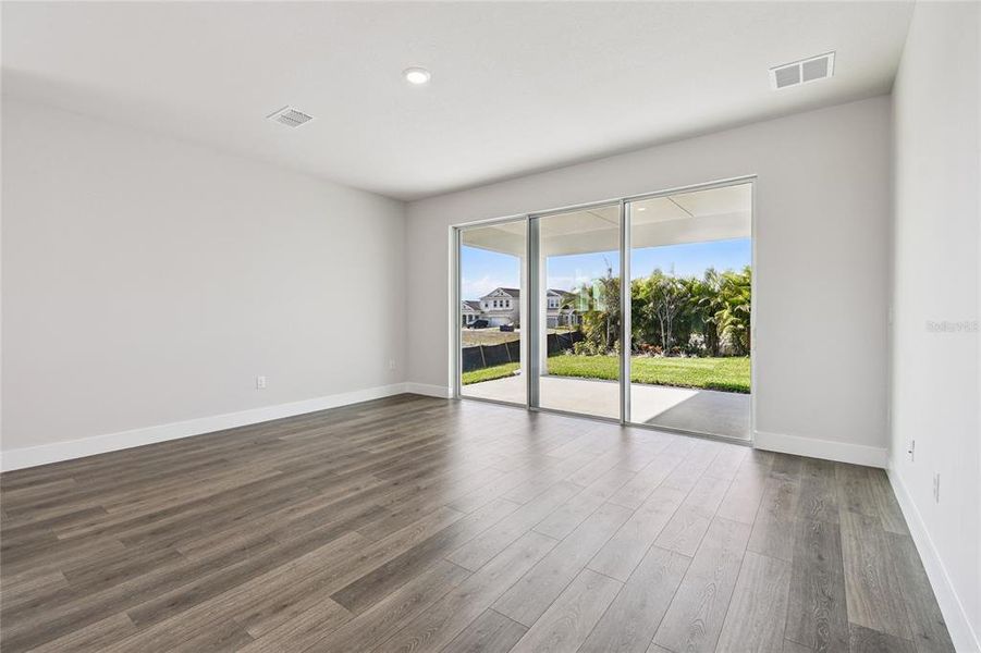 Spacious, unfurnished interior of a new home in Waterset Tradition Series, Apollo Beach (Image 16).